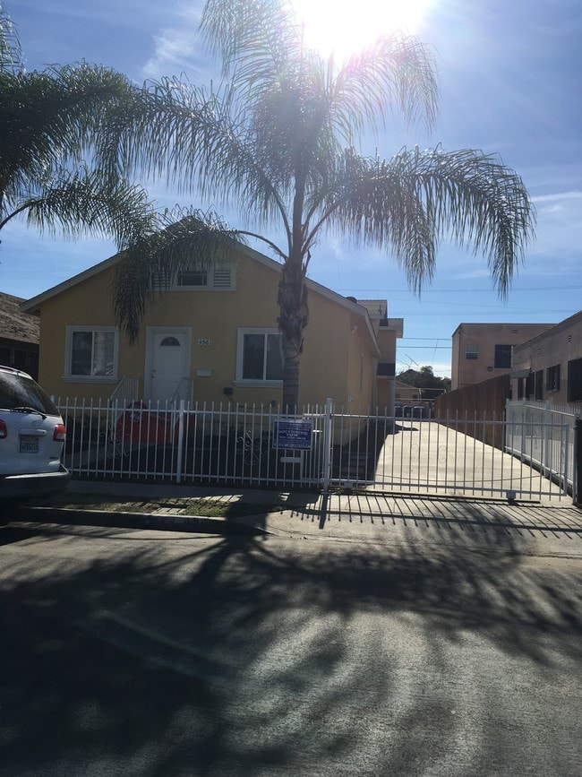 Off street secured gated parking w/remote - 456 E 47th St