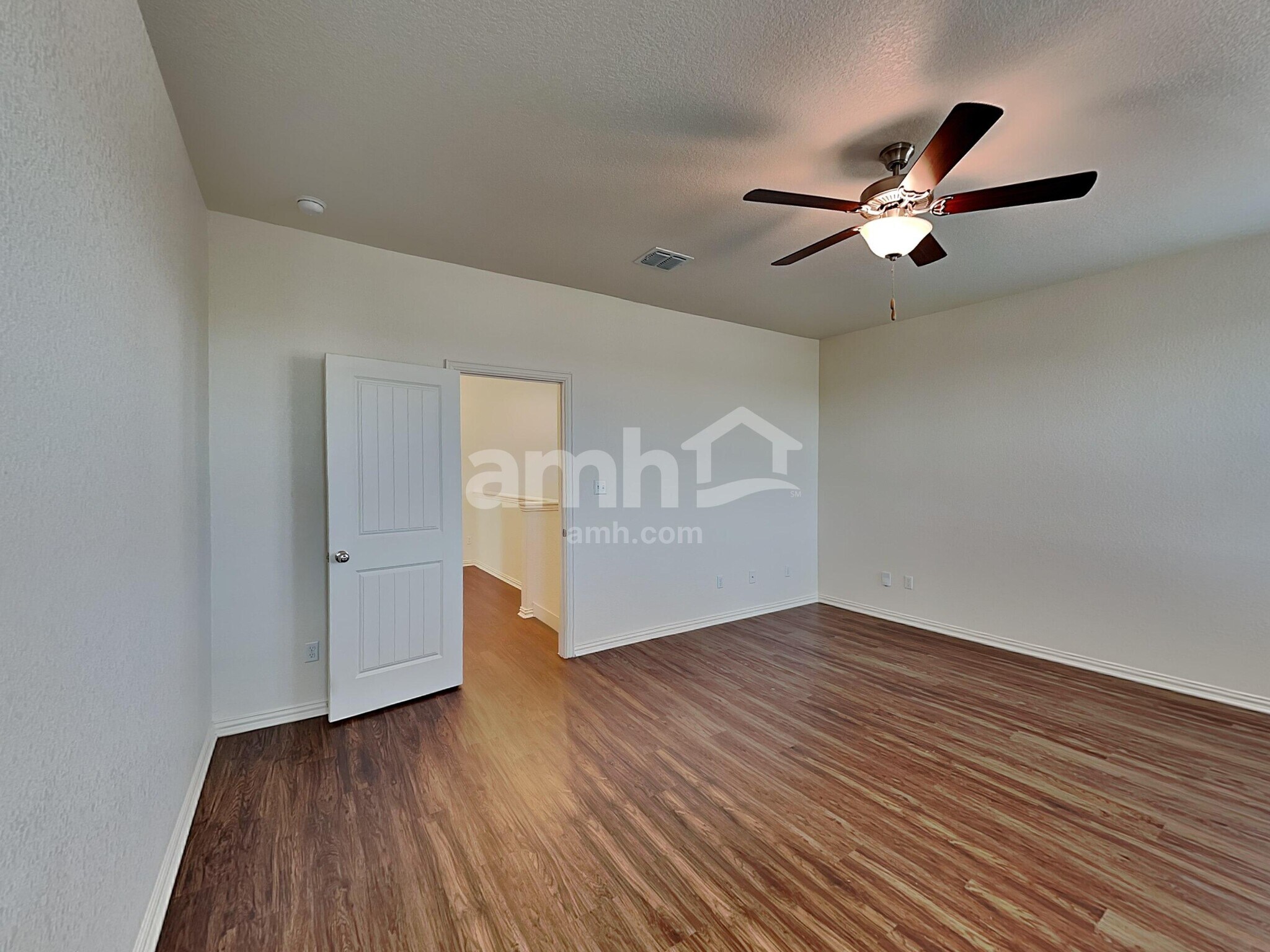 Building Photo - 2722 Lillybrook Ln