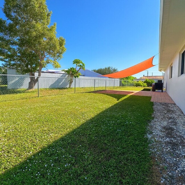 Building Photo - Stunning 3-Bedroom Pool Home in Lehigh – Completely Renovated with Resort-Style Living!