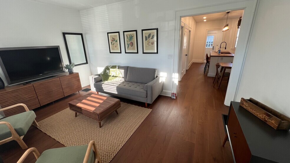 Building Photo - 3044 Minot Ave