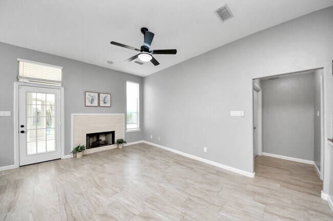 Building Photo - 20922 Whitevine Way