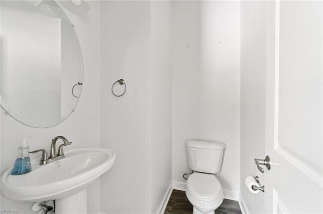 Building Photo - 2259 Sanibel Ln