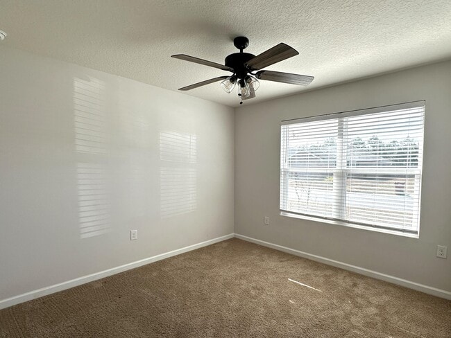 Building Photo - 1046 Limpkin St