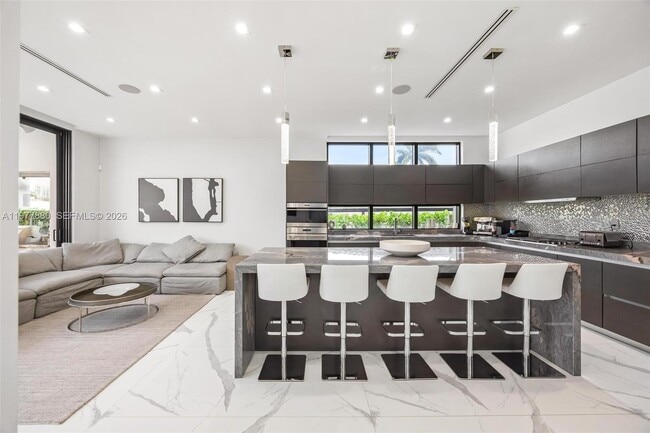 Building Photo - 3367 NE 168th St