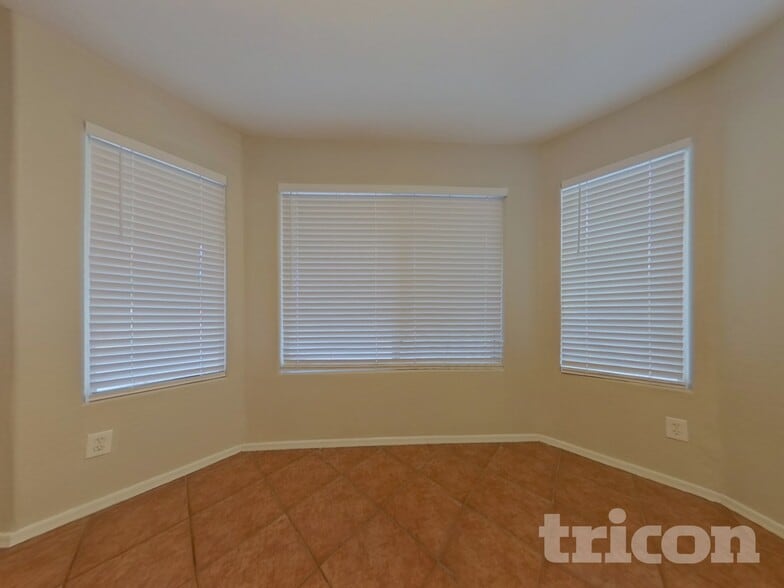 Building Photo - 24172 W Desert Bloom St