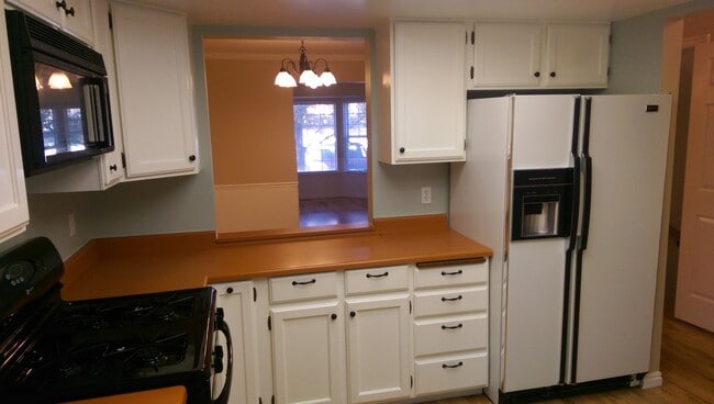 Building Photo - Great Town Home in Fantastic Location