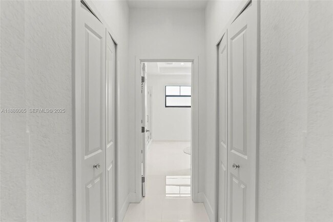 Building Photo - 14841 SW 39th Terrace