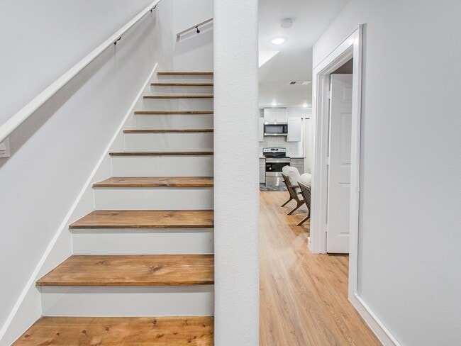 Building Photo - 6610 Haight St