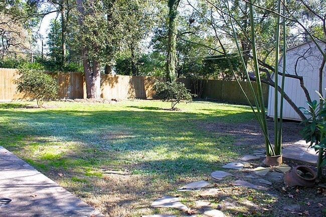 Building Photo - 2111 Chippendale Rd