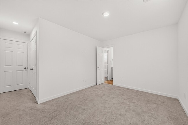 Building Photo - 2714 Discovery Trails Ct