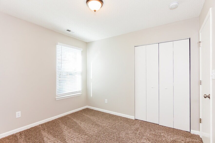 Building Photo - 3037 Champion Ln SW