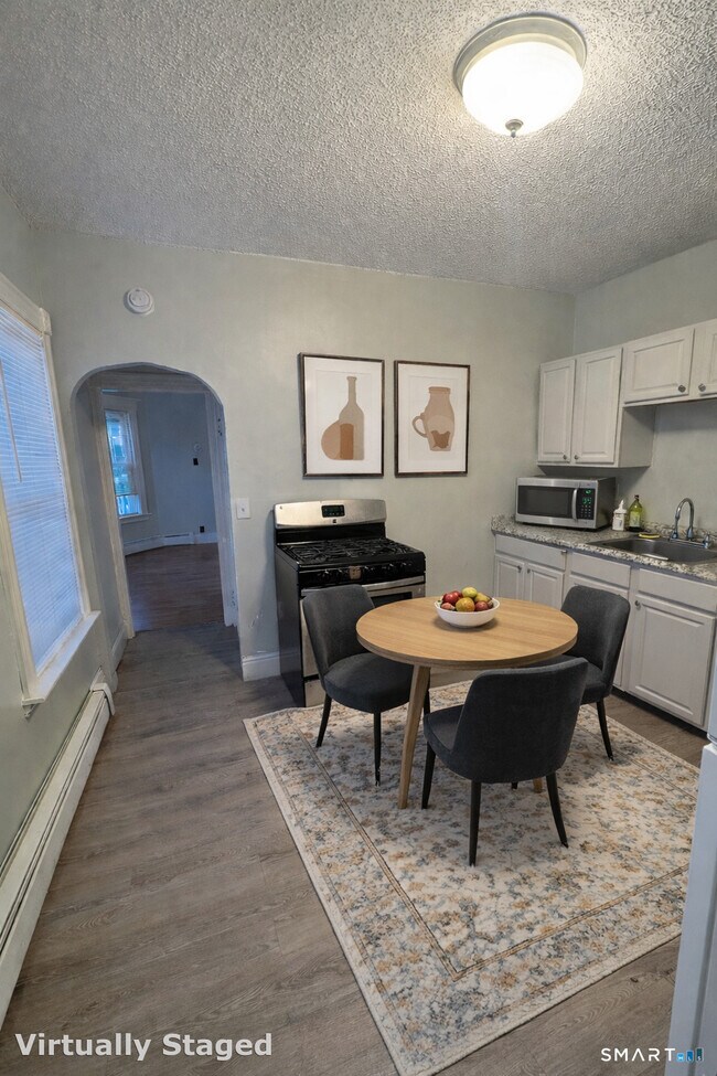 Building Photo - 197 Edgewood St