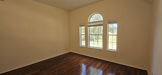 Building Photo - 6926 Sable River Dr