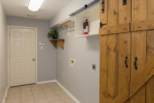 Building Photo - 315 Glade Bridge Ln