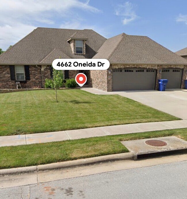 Building Photo - 4662 Oneida Dr