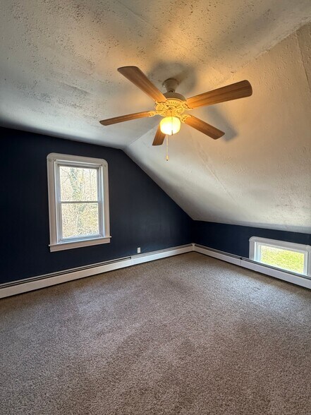 Building Photo - 3853 N Main St