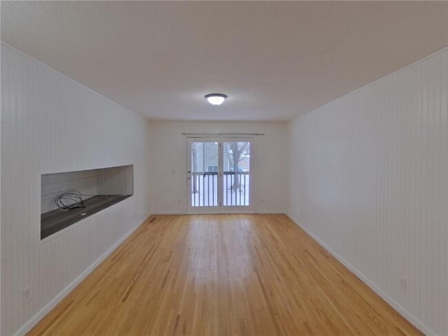 Building Photo - 3200 Jurdy Ct S