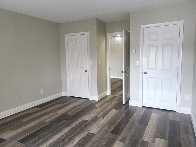 Building Photo - 576 Washington St