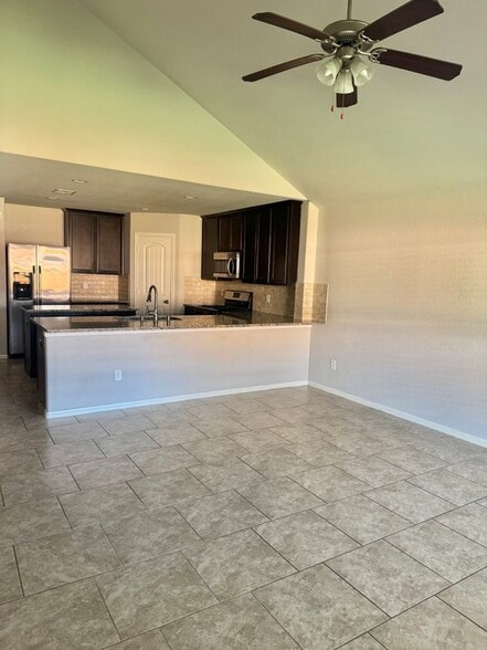 Building Photo - 8126 Carillon Way