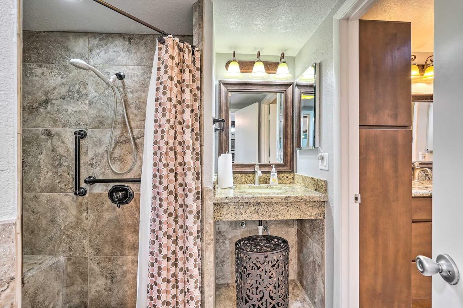 Building Photo - 8407 E Angus Dr