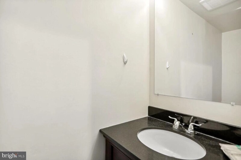 Building Photo - 844 Sligo Ave