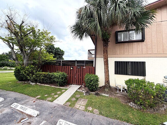 Building Photo - 4226 Landar Dr