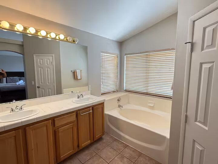 Building Photo - 8436 Orchard Ridge Ave