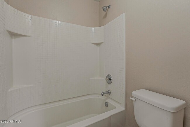 Building Photo - 7358 N 72nd Ave