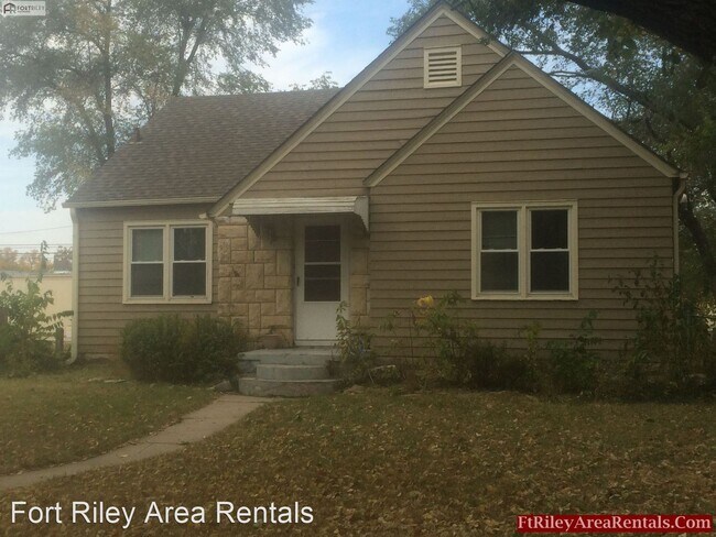 Primary Photo - 2 br, 1 bath House - 640 W 5th St