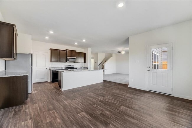 Building Photo - 116 Maywood Ln