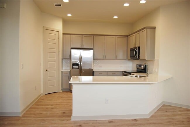 Building Photo - 640 Peace Pipe Way