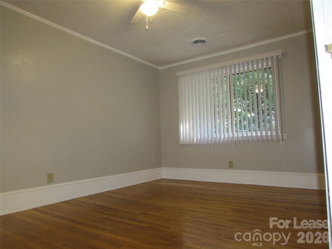 Building Photo - 338 Culp St
