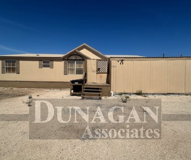 Building Photo - 3 Bed / 2 Bath Fully Furnished Mobile Home, pet friendly!