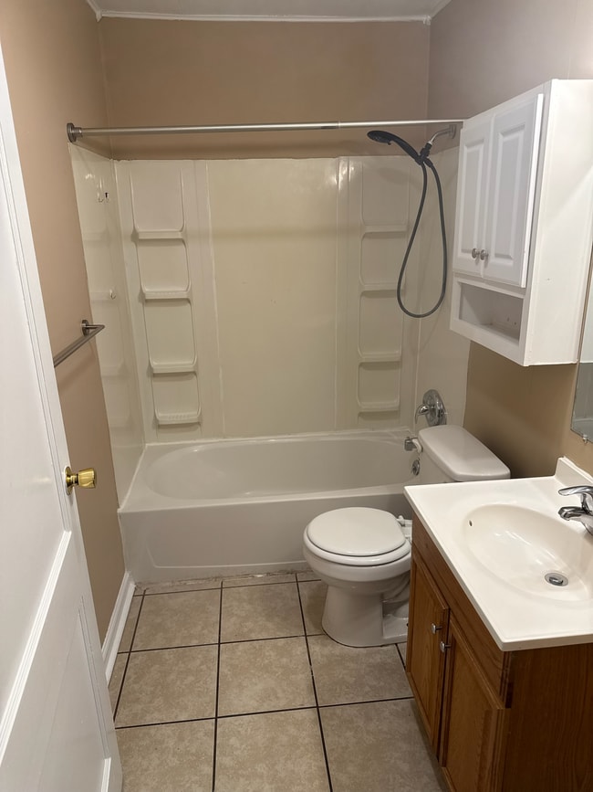 Building Photo - 1905 Sheffield St