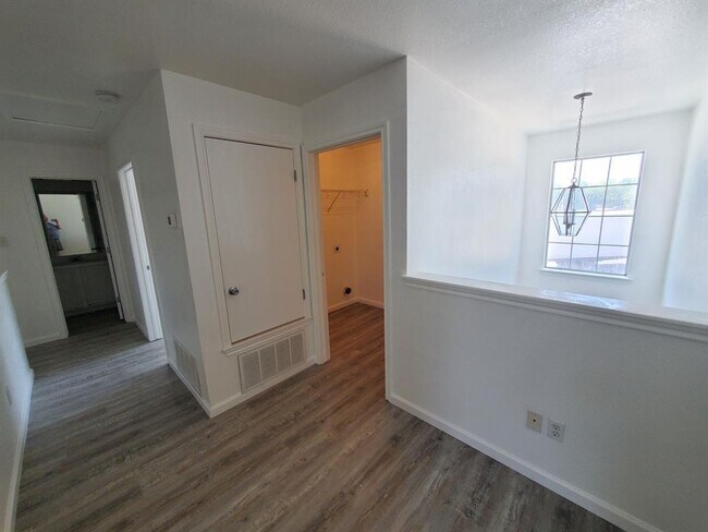 Building Photo - 1014 Glen Meadow Cove