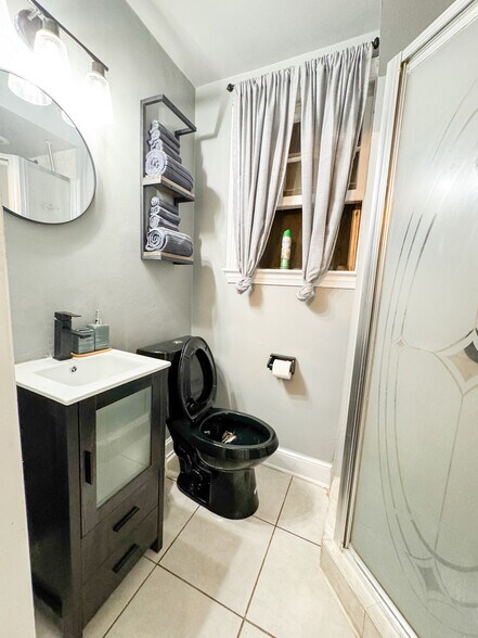 Brand New Toliet & Bathroom Sink - 134 Mississippi Ave SE