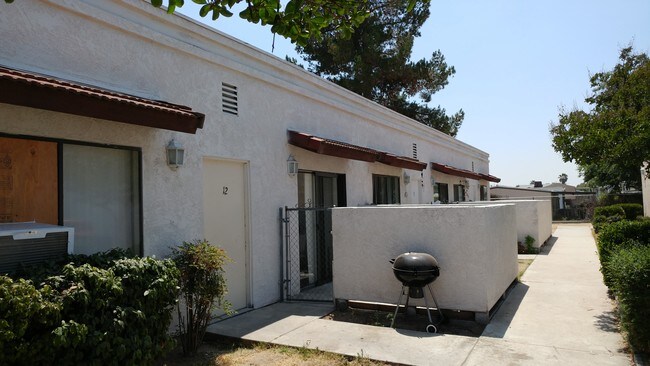 Building Photo - Victoria Apartments