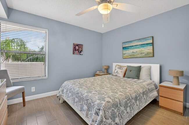 Building Photo - 5851 Camino Del Sol