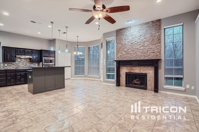 Building Photo - 6516 Ashwood Dr