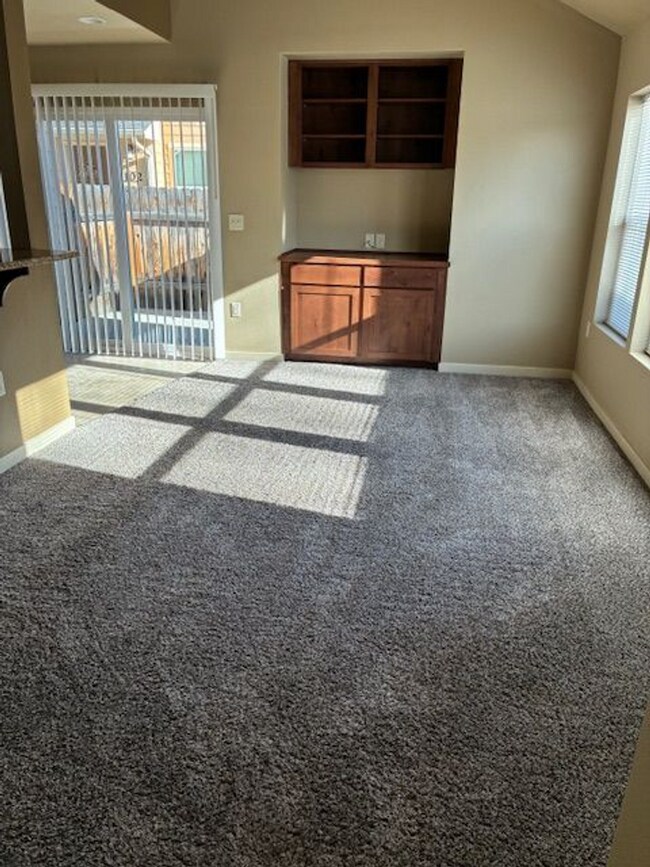 Building Photo - BW8920