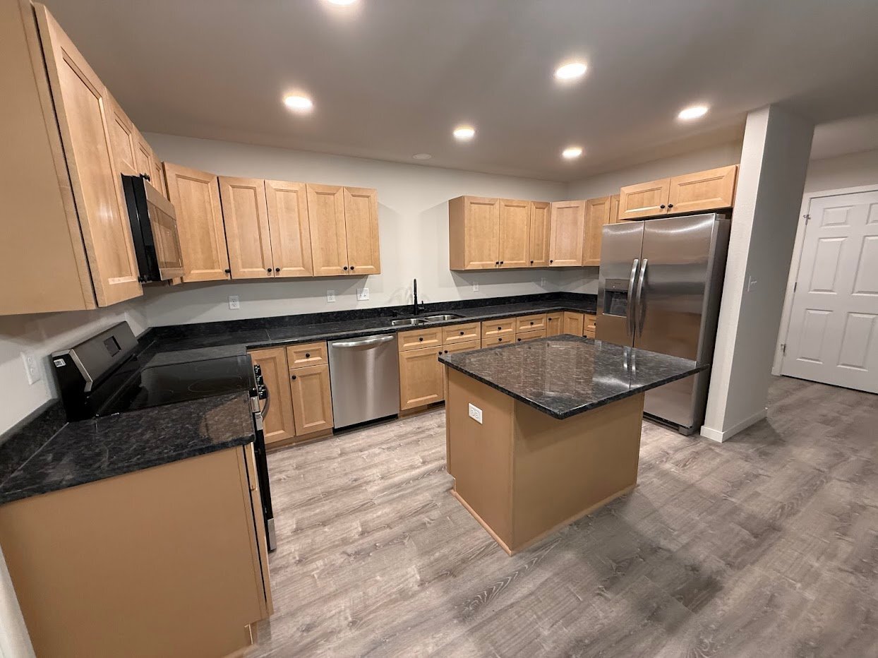 Building Photo - 5995-5995 Hanson Ct