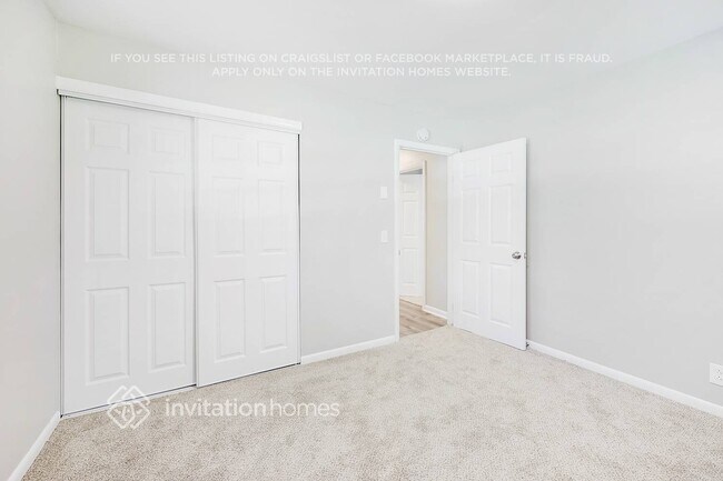 Building Photo - 562 Whispering Hills Dr