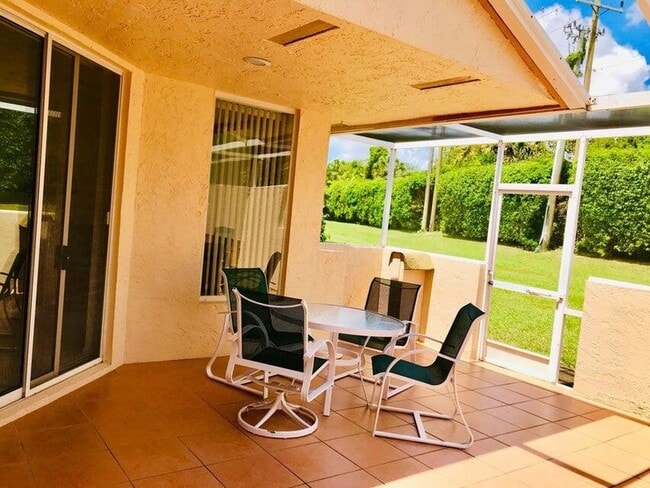 Building Photo - 9761 Boca Gardens Cir N