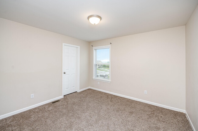 Building Photo - 2815 Sappling Wy