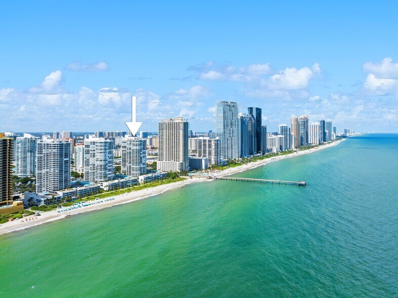 Building Photo - 16485 Collins Ave