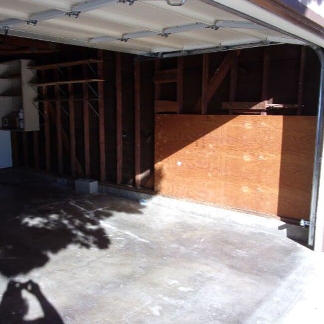 Building Photo - Spacious Private Home with Pool on Nearly Half an Acre