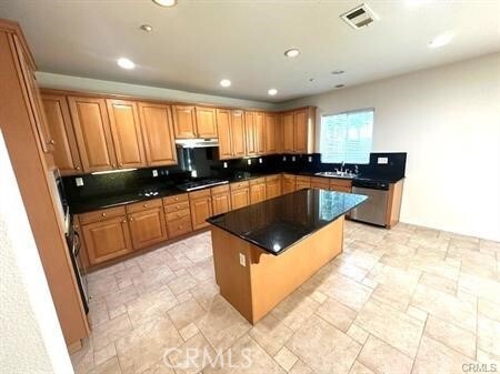 Building Photo - 15601 N Peak Ln