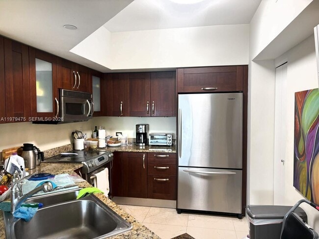 Building Photo - 20000 E Country Club Dr