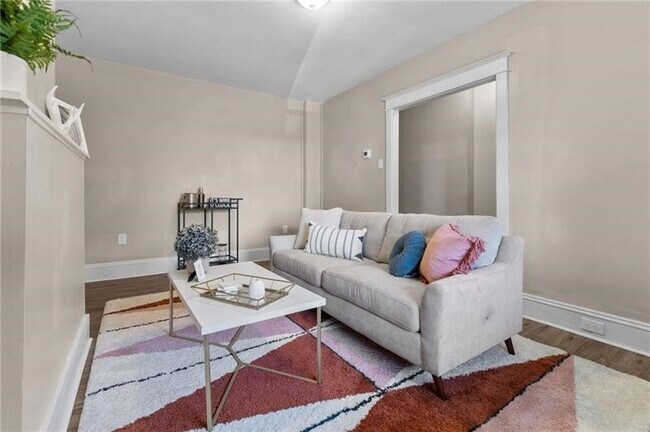 Building Photo - 6517 Dean St