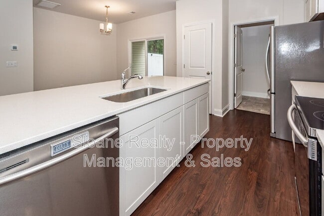 Building Photo - 7787 Montview Rd